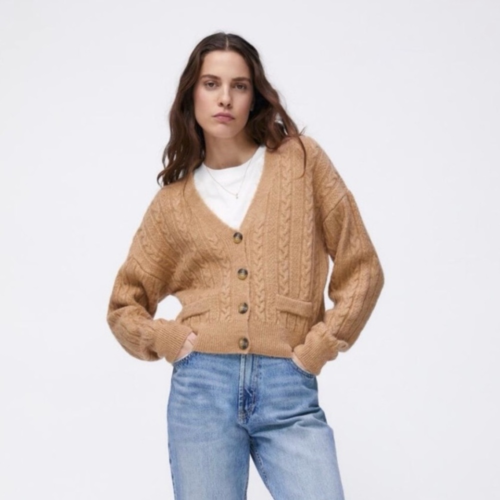Zara cable knit beige brown tan cardigan sweater pockets cropped crop